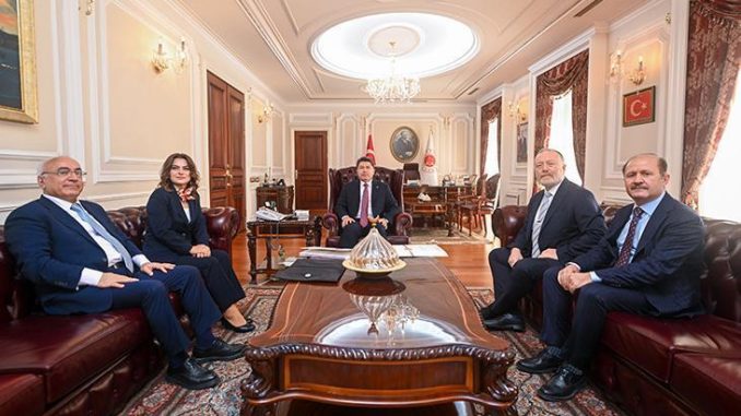 adalet-bakani-tunc-dem-parti-heyeti-ile-gorustu-utPZO8F5.jpg