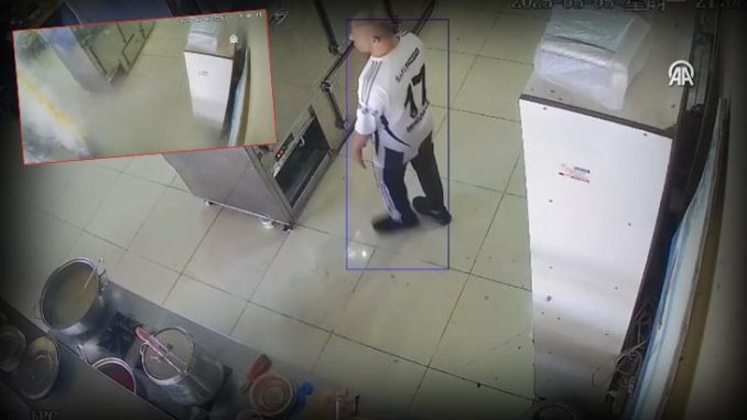 is-yerinde-duduklu-tencere-patladi-o-anlar-anbean-kaydedildi-eMxwuDAw.jpg